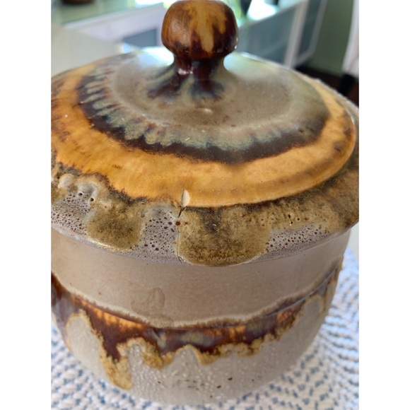 COPY - Rustic handmade pottery baker bowl with lid - Picture 12 of 16